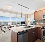 Trendy Fully furnished 2Br 2Ba Apartment Downtown Calgary. Free Parking