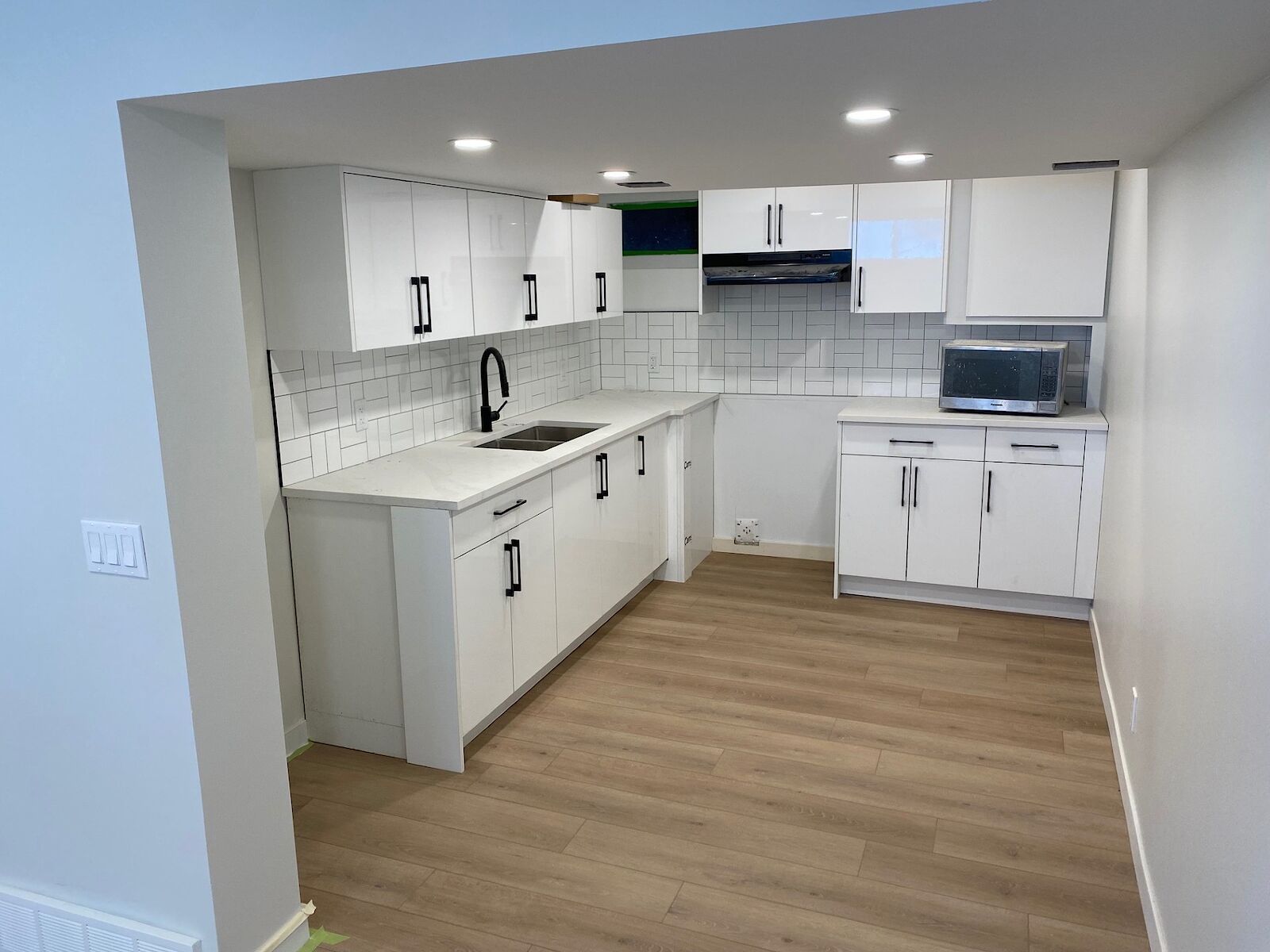 Calgary 3 bedrooms Basement for rent. Property photo: 599640-1