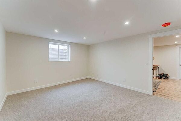 Calgary 3 bedrooms Basement for rent. Property photo: 599799-2