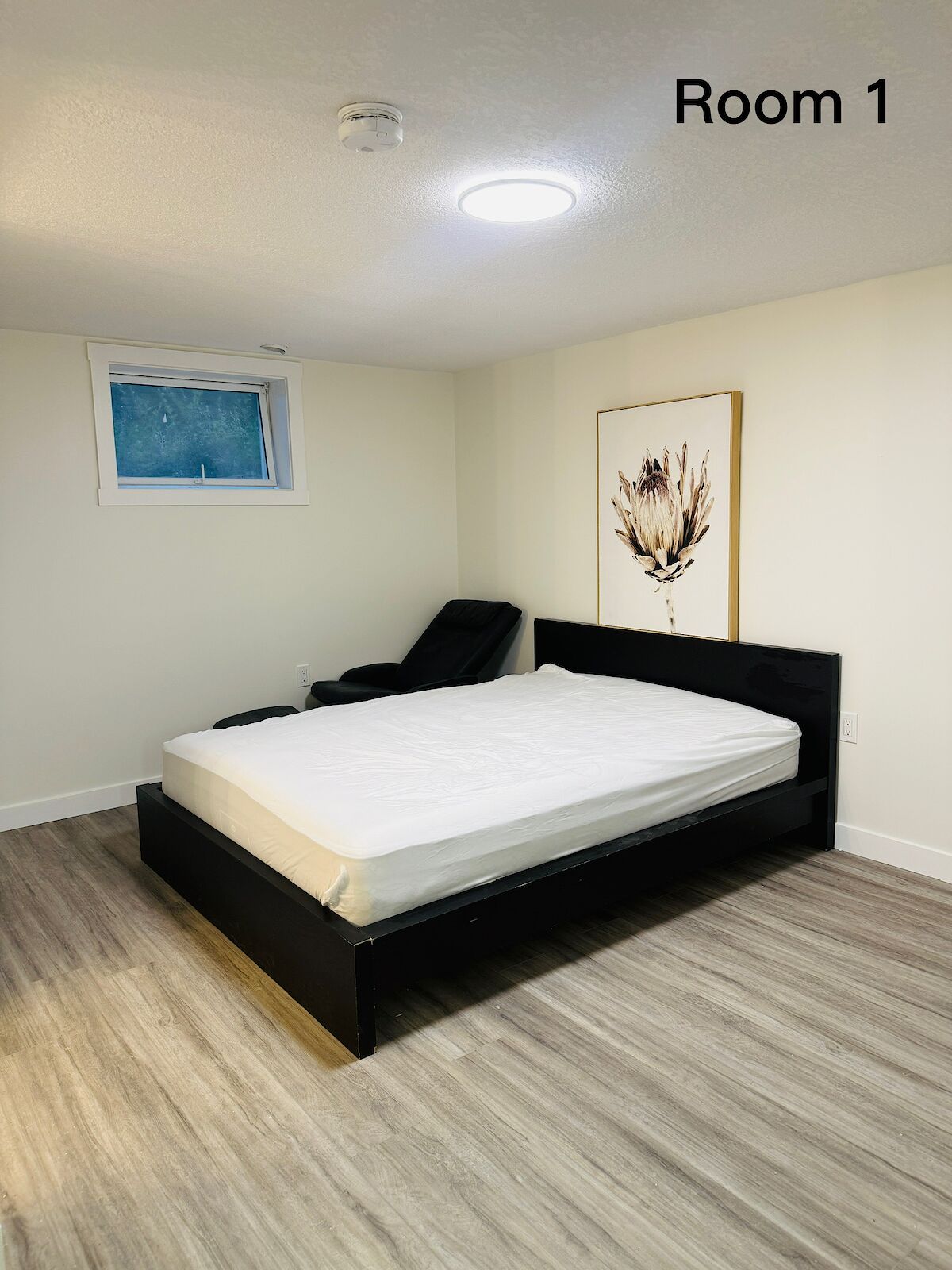 Calgary 4 bedrooms Room For Rent for rent. Property photo: 599827-1