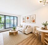 IMMEDIATE POSSESSION AT NO EXTRA COST! Renovated Condo Downtown!