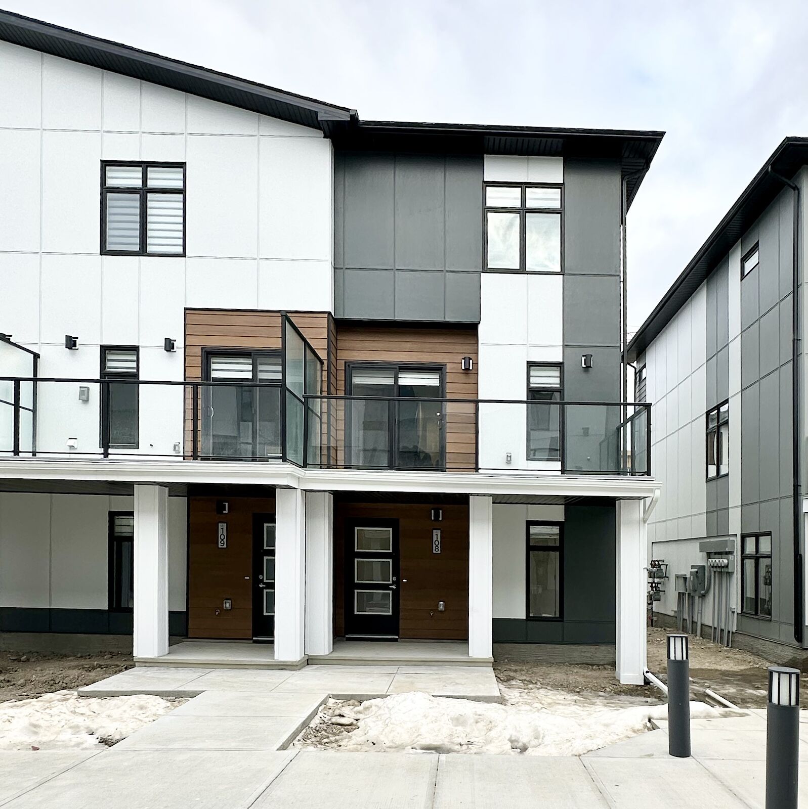 Calgary 2 + Den bedrooms Townhouse for rent. Property photo: 600220-1