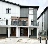 Attractive New 2-bed+den, 2.5-bath Townhouse in West Springs