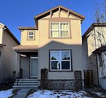 Beautiful 4 bedrooms & 2.5 bath Family home