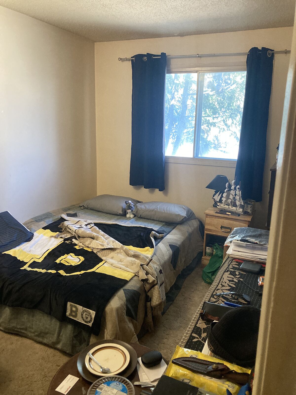 Calgary 5 bedrooms Room For Rent for rent. Property photo: 600441-1