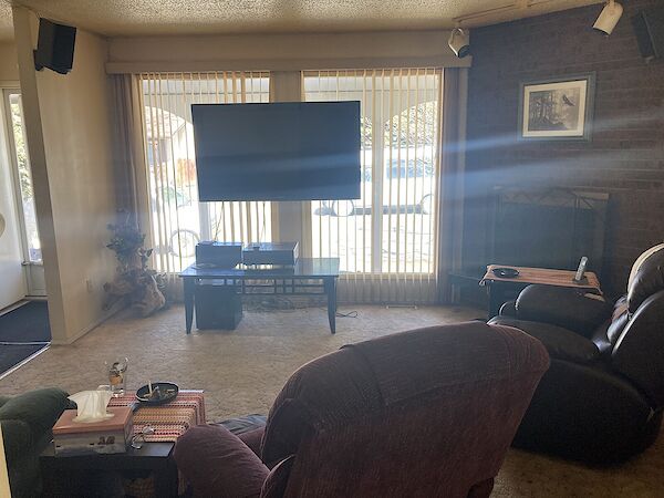 Calgary 5 bedrooms Room For Rent for rent. Property photo: 600441-3