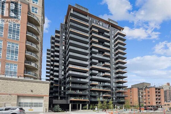 Luxury 2+1 Condo in Downtown Calgary Visiting Anytime!