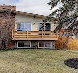 2 bed, 1 bath, full sized basement windows, large shared yard, offstreet parking