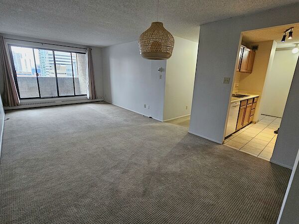Calgary 2 bedrooms Condo Unit for rent. Property photo: 600700-2