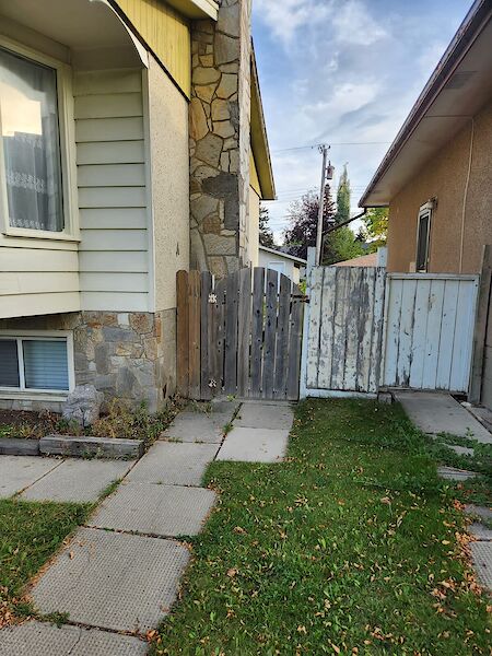Calgary 3 bedrooms Basement for rent. Property photo: 600872-2