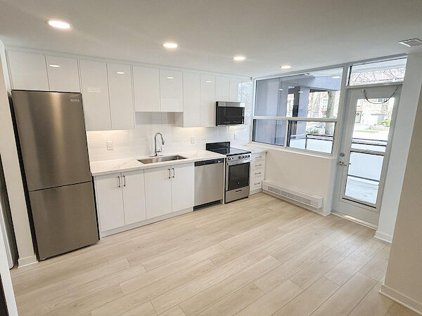 Mississauga bachelor bedrooms Apartment for rent. Property photo: 601310-2