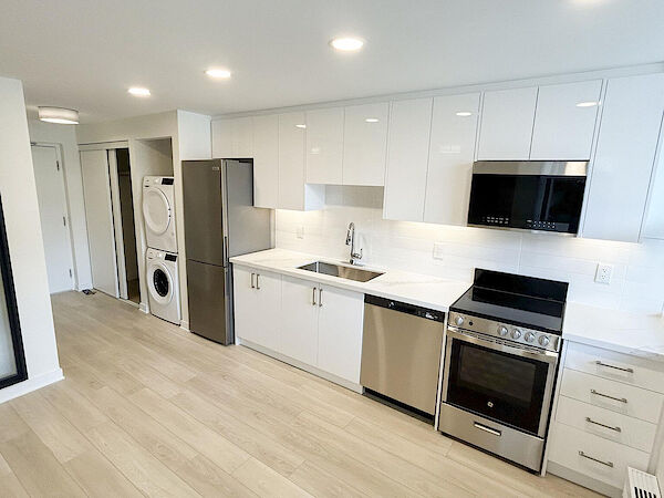 Mississauga bachelor bedrooms Apartment for rent. Property photo: 601310-3