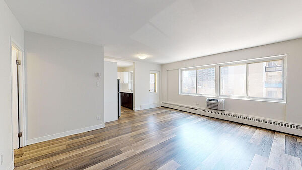 Montr&eacute;al bachelor bedrooms Apartment for rent. Property photo: 601343-3