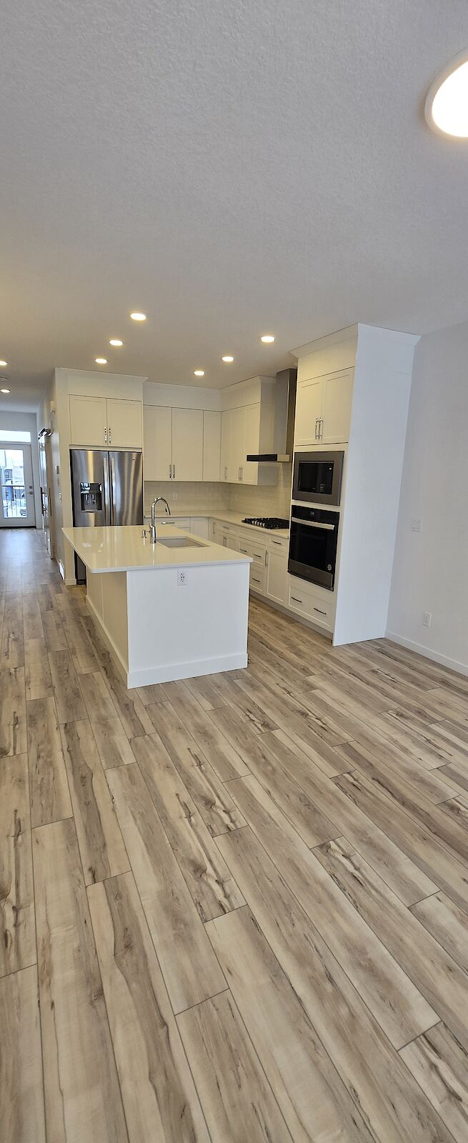 Calgary 4 + Den bedrooms Duplex for rent. Property photo: 601381-1