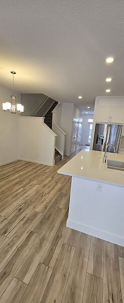 Calgary 4 + Den bedrooms Duplex for rent. Property photo: 601381-3