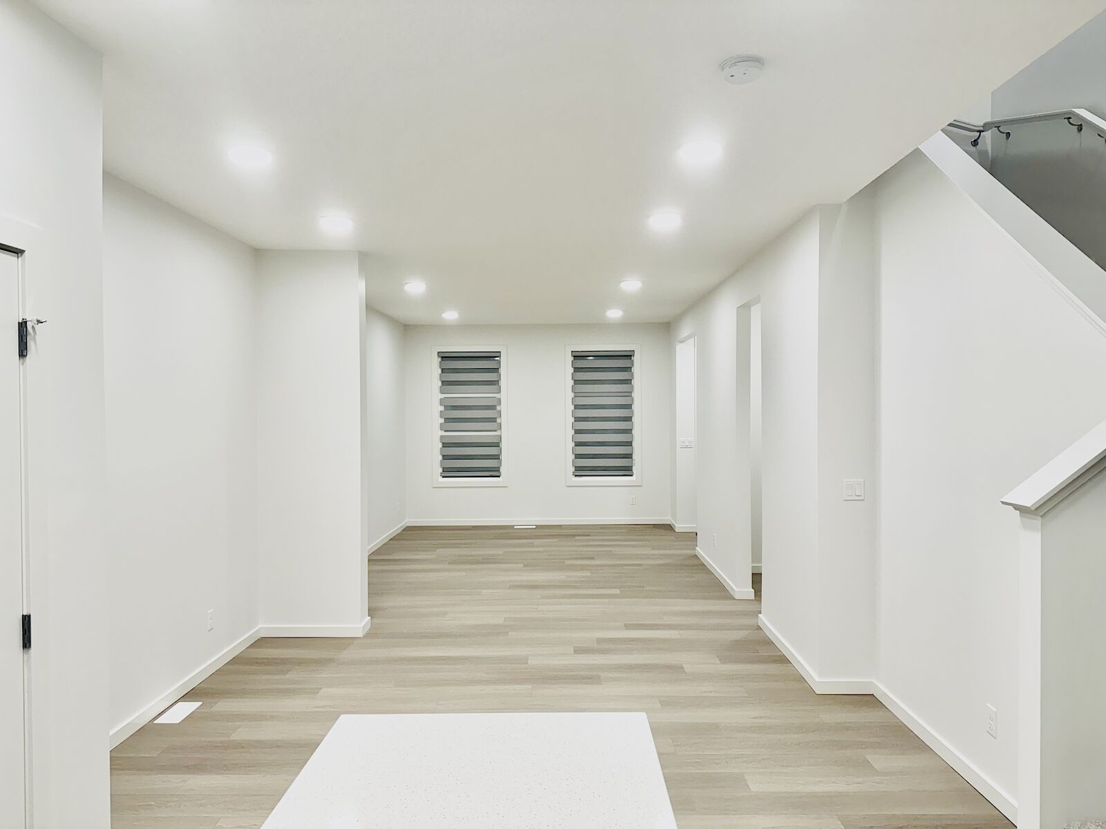 Calgary 3 bedrooms Main Floor for rent. Property photo: 601750-1