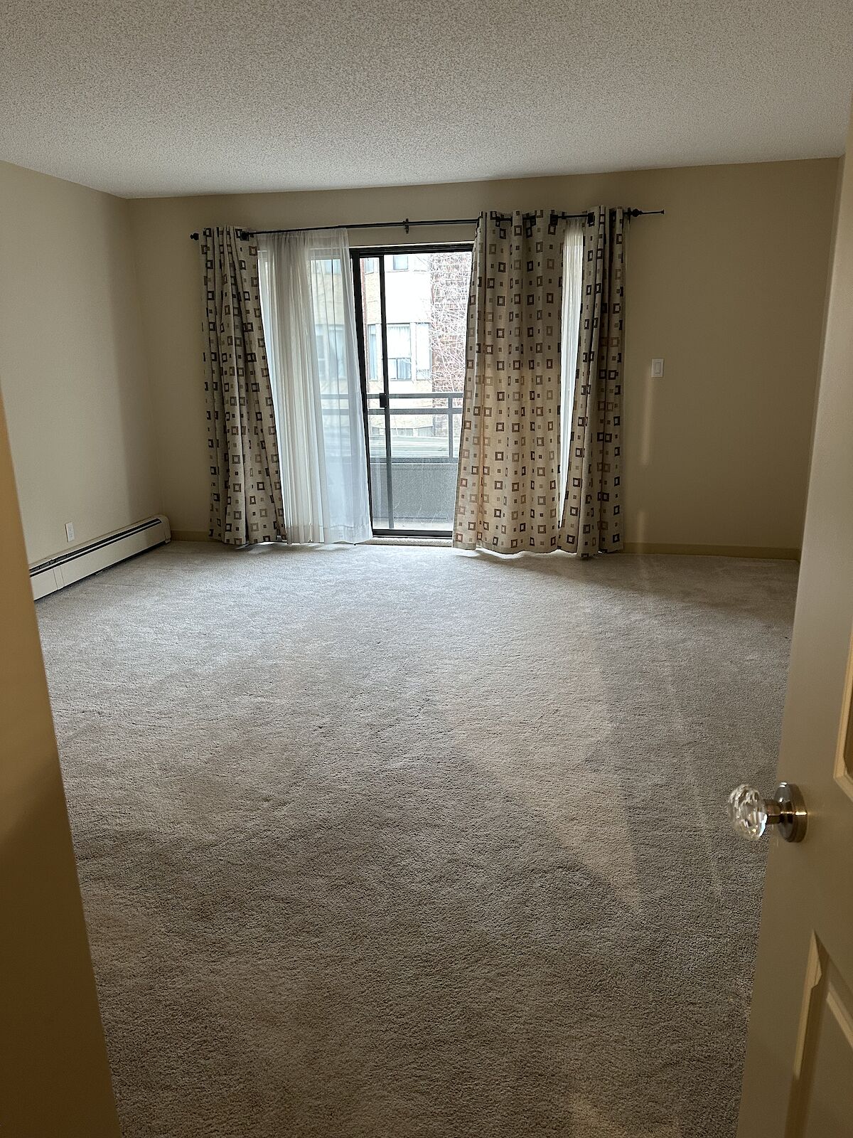 Calgary 1 bedroom Room For Rent for rent. Property photo: 601873-1