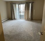Huge Master Suite in Varsity. Looking for awesome roommate for large 3 bm condo.
