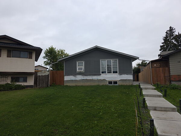 RENOVATED NEW 3 BEDROOM MAIN FLOOR