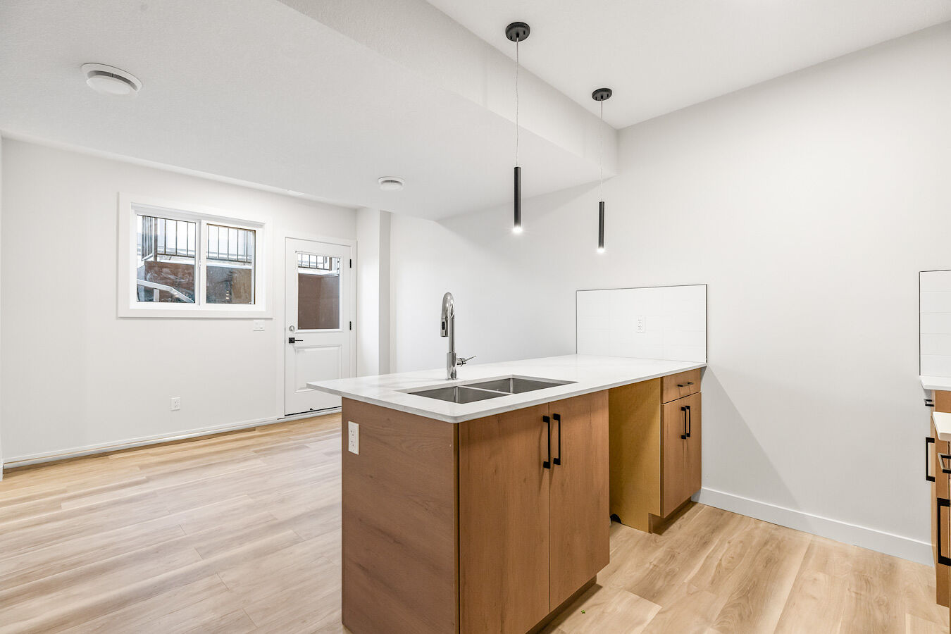 Edmonton 1 bedroom Basement for rent. Property photo: 602379-1