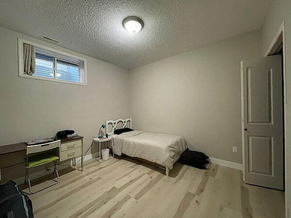 Calgary 2 bedrooms Room For Rent for rent. Property photo: 602450-2