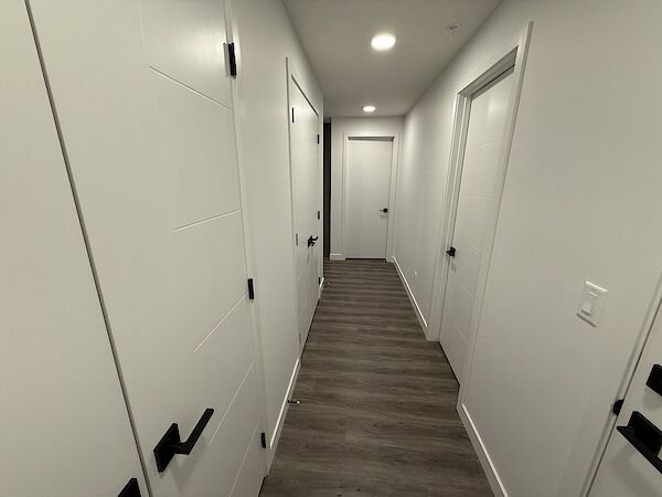 Calgary 2 + Den bedrooms Condo Unit for rent. Property photo: 602751-3