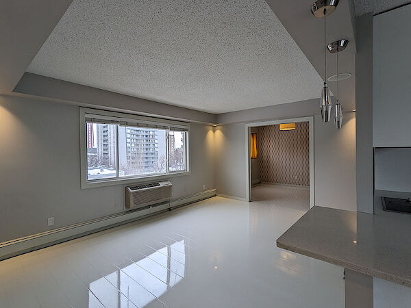 Bright, Modern 2-Bedroom Condo