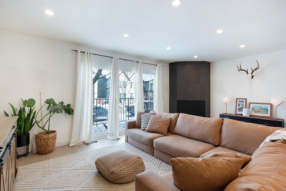 Calgary 3 bedrooms Main Floor for rent. Property photo: 603080-1