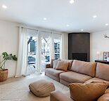 3 Bedroom Upper Duplex in Tuxedo Park