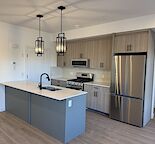 Stunning 3-Bedroom Half Duplex in Shaganappi