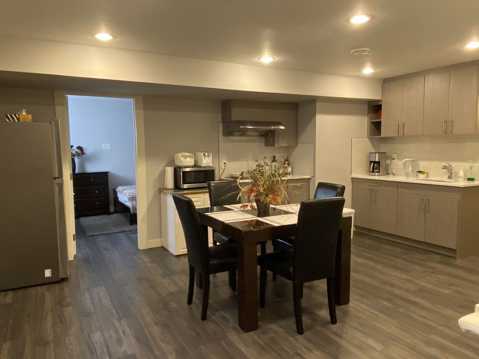 Calgary 2 bedrooms Basement for rent. Property photo: 603260-1