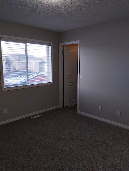 Calgary 3 bedrooms Duplex for rent. Property photo: 60368-2