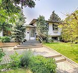 Cozy home with 5 bedrooms in the convenient location of Varsity community