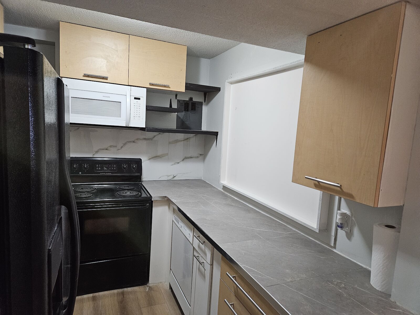 Calgary 2 bedrooms Condo Unit for rent. Property photo: 604041-1