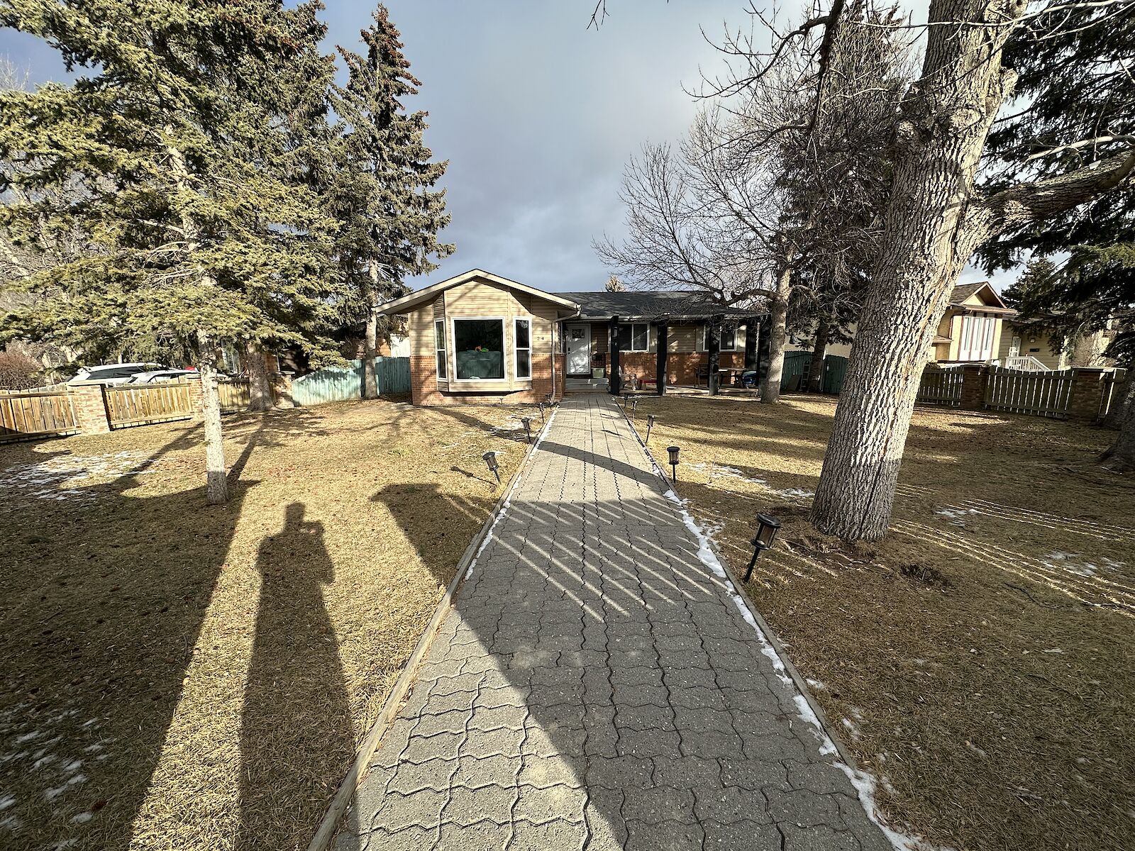 Calgary 4 + Den bedrooms House for rent. Property photo: 604469-1