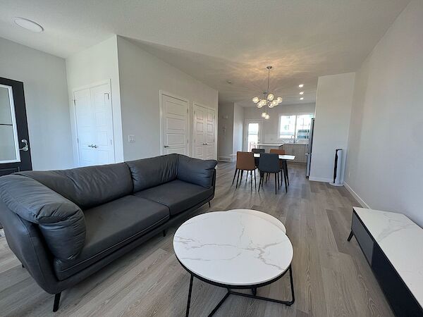 Calgary 3 + Den bedrooms Townhouse for rent. Property photo: 604581-3