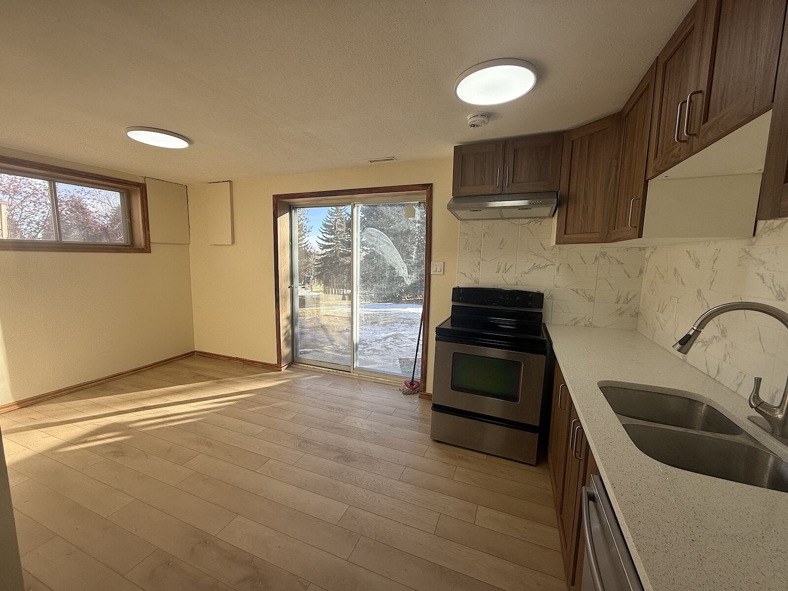 Calgary 2 bedrooms Basement for rent. Property photo: 604763-1