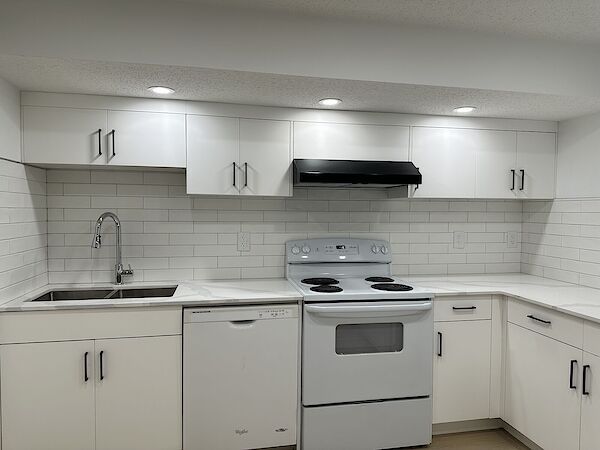 Calgary 3 bedrooms Basement for rent. Property photo: 605003-2