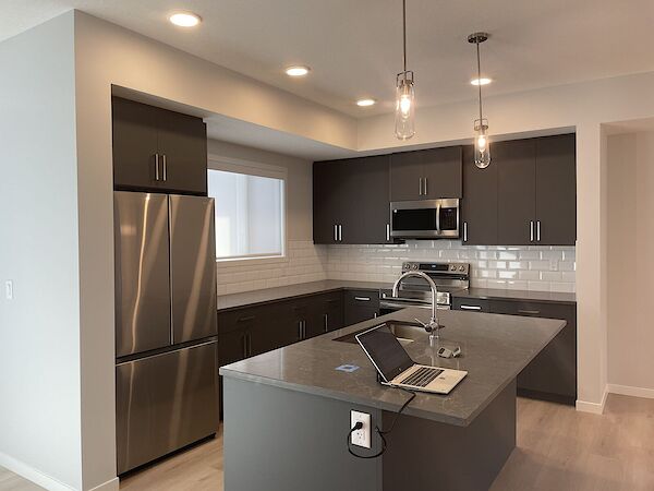 Calgary 4 + Den bedrooms Townhouse for rent. Property photo: 605344-2