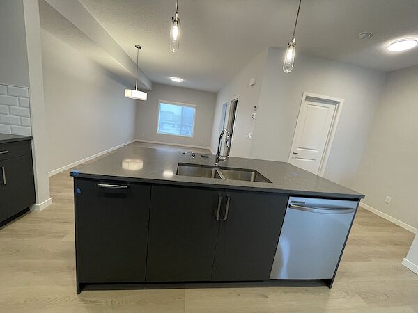 Calgary 4 + Den bedrooms Townhouse for rent. Property photo: 605344-3