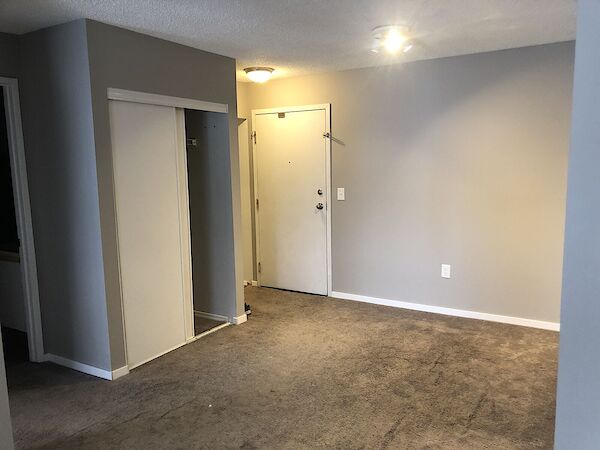 Calgary 2 bedrooms Condo Unit for rent. Property photo: 605393-2