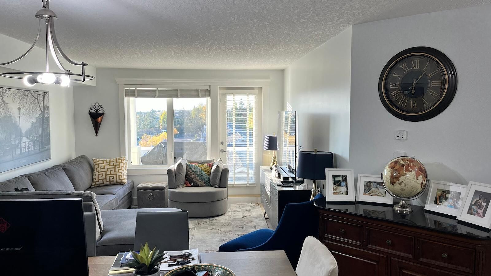 Calgary 2 bedrooms Condo Unit for rent. Property photo: 605881-1