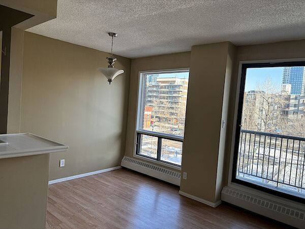 Calgary 1 + Den bedrooms Condo Unit for rent. Property photo: 606418-3