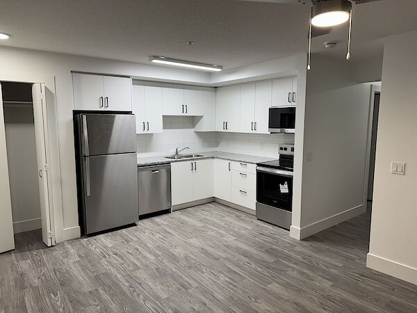 2 Bedroom Condo Close to West Edmonton Mall