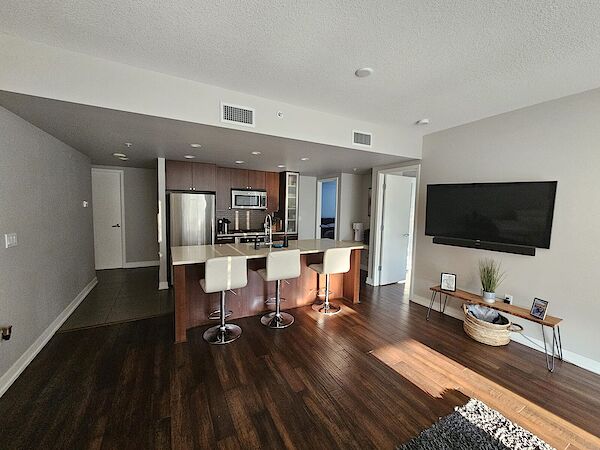 Calgary 2 bedrooms Apartment for rent. Property photo: 606843-2