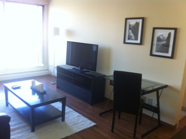 Calgary 1 bedroom Condo Unit for rent. Property photo: 6069-3