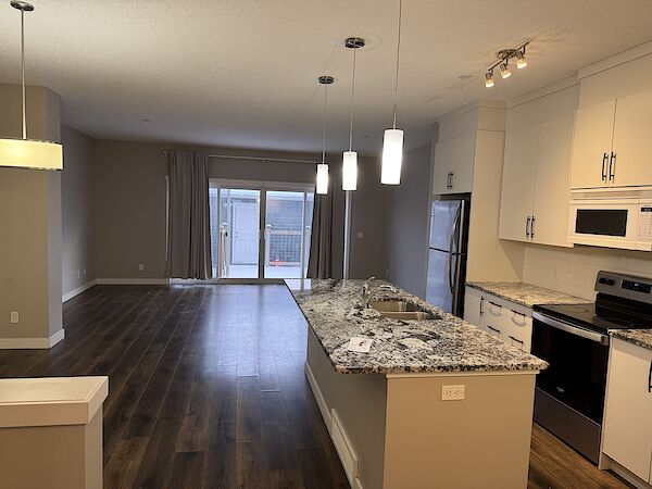 Calgary 3 bedrooms Main Floor for rent. Property photo: 607038-2