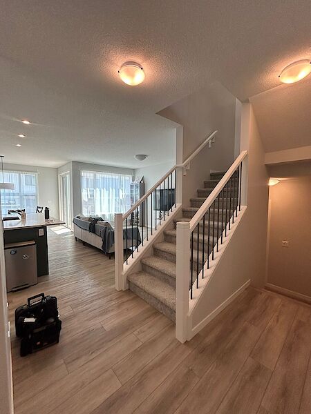 Calgary 7 bedrooms House for rent. Property photo: 607314-3