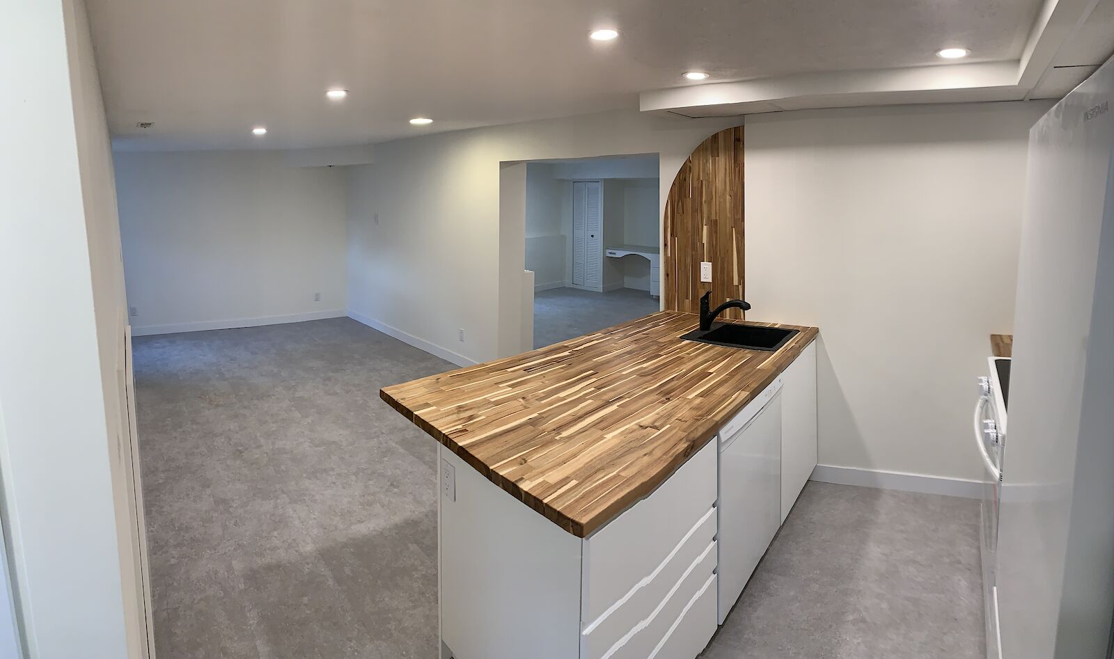 Calgary 1 + Den bedrooms Basement for rent. Property photo: 607373-1