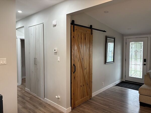 Calgary 4 + Den bedrooms House for rent. Property photo: 607561-2